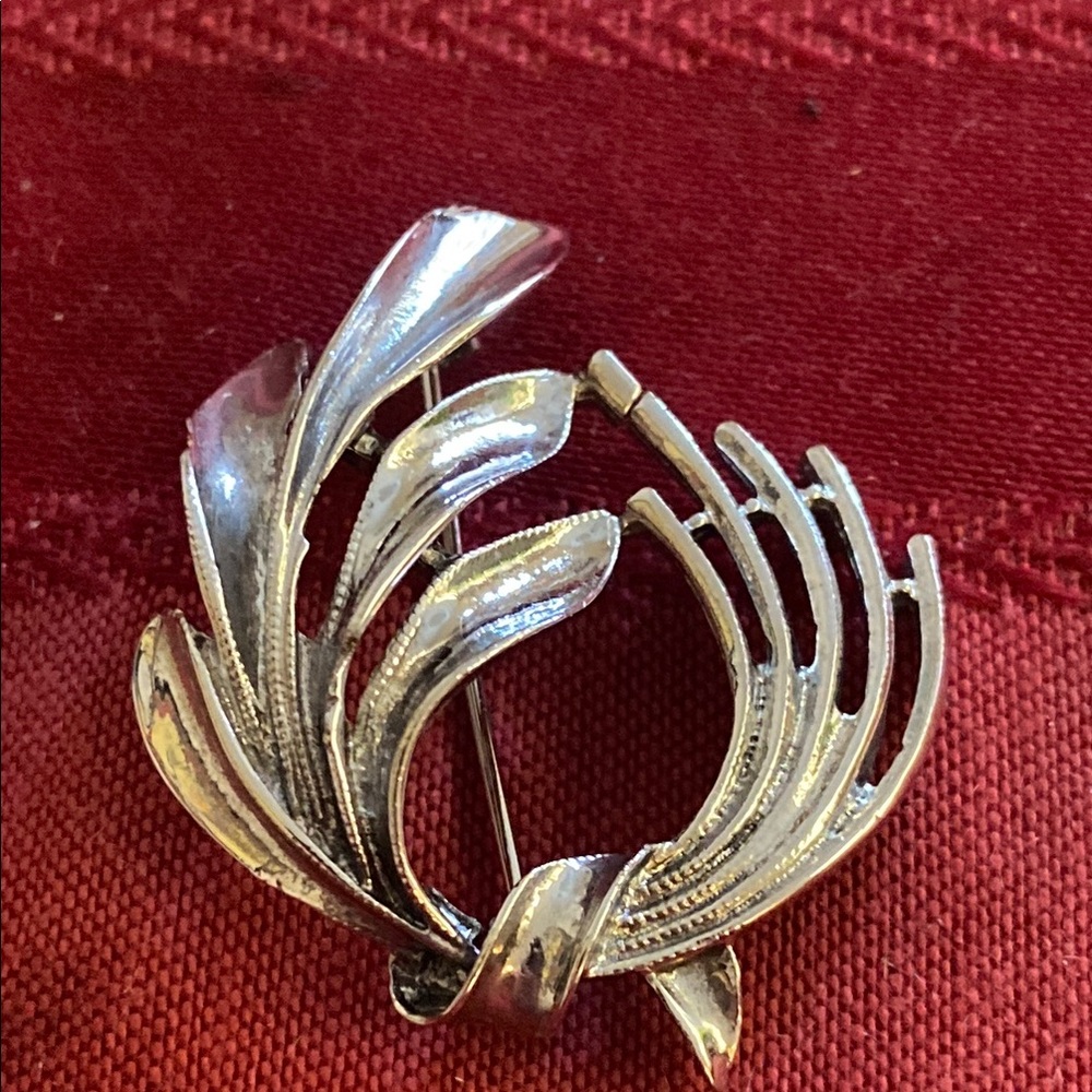 Vintage 60s Unsigned Silver Tone Modernist Broach